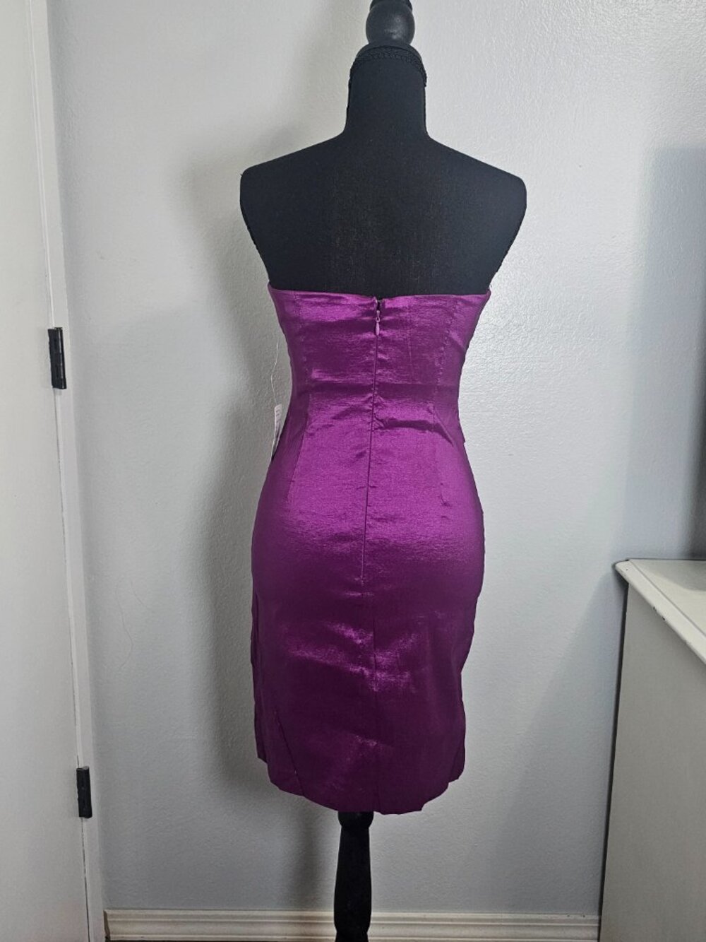 NEW Forever21 Purple Strapless Satin Tube Cocktail Mini Dress - Size Medium - Picture 3 of 6